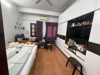 Rất hiếm  bán nhà hào nam 32m2, 4 tầng, mặt tiền gần 4.2m, nhỉnh 13 tỷ, ô tô tránh, vỉa hè 0