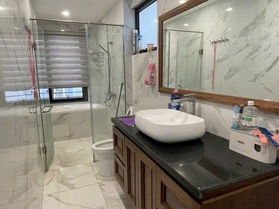  lô góc nguyễn chí thanh   60m    5 tầng   mt 5.3m   ô tô đỗ 10m   ô chờ thang máy   giá 18 tỷ 2