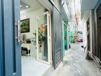 Nhà mới 1 lầu hẻm 90 bông sao p5q8  p.bình đông 4