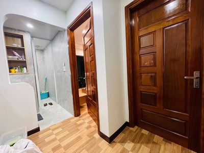 Nhà mới phố lạc long quân 45m 5t giá 17,2 tỷ nhà mới ngõ thông ô tô vào nhà 1