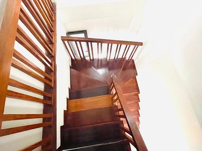 Nhà mới phố lạc long quân 45m 5t giá 17,2 tỷ nhà mới ngõ thông ô tô vào nhà 4