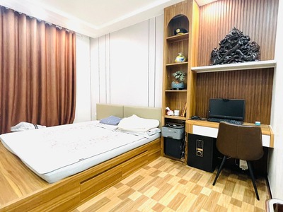 Nhà mới phố lạc long quân 45m 5t giá 17,2 tỷ nhà mới ngõ thông ô tô vào nhà 3