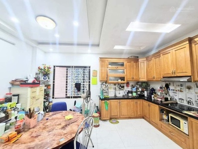 Bán nhà kim giang dt 45m2 x5t, ngõ rộng,thoáng,gần phố,giá chỉ 8,25 tỷ,sđcc 1