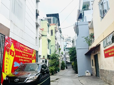 Bán nhà hxh cộng hoà, phường 13 tân bình  4,5x18m  khu nhà ga t3 4