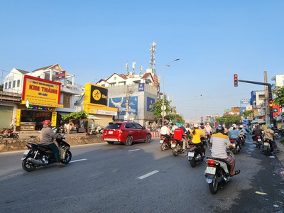 Cho thuê nhà mặt tiền phạm đăng giảng q.bình tân 270m  - ngang 9m - ngay chợ 2