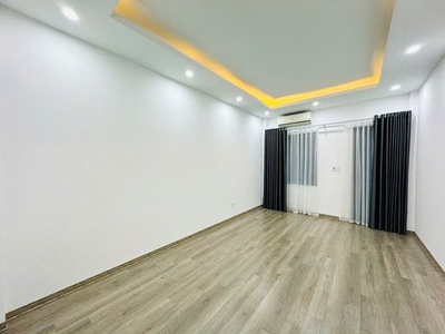 Cho thuê nhà nguyên căn ngõ 628 minh khai 30m2 x 5 tầng 4 ngủ, 4 wc, 16 triệu vào ngay 2