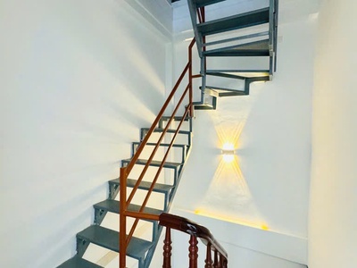 Cho thuê nhà nguyên căn ngõ 628 minh khai 30m2 x 5 tầng 4 ngủ, 4 wc, 16 triệu vào ngay 4