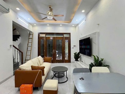 Cho thuê nhà mới kinh kong ngõ an sơn 40m2 x 4 tầng, 4 ngủ, 14 triệu vào ngay 1