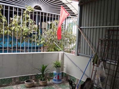 Cho thuê nhà ngõ 100 nguyễn văn viên, 30m x 5 tầng. giá 10 triệu/tháng ctl 2