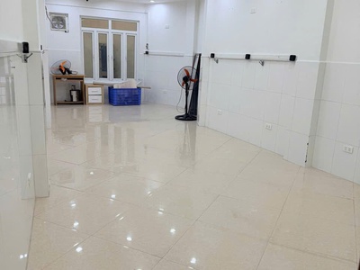 Cho thuê nhà mặt ngõ tam trinh gần minh khai 78m x 3 tầng x 3 phòng vào ngay 1