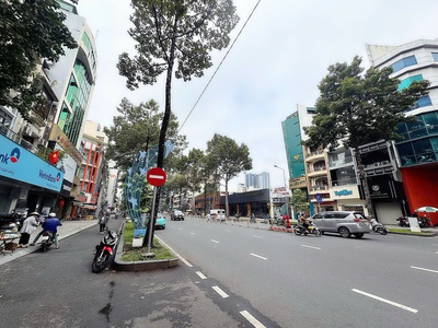 Độc tôn hiếm bán - căn góc 2 mặt tiền 40m đ. trần hưng đạo, q1 - ngay phố tây bùi viện - dòng tiền 1