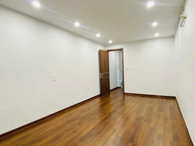 Bán gấp nhà Phạm Thuận Duật, mới tinh, có thang máy, hai mặt tiền thoáng vĩnh viễn 4