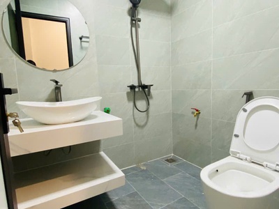 Bán gấp nhà Phạm Thuận Duật, mới tinh, có thang máy, hai mặt tiền thoáng vĩnh viễn 6