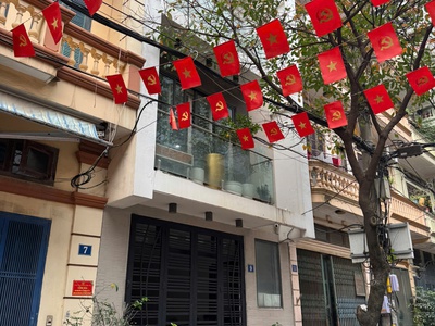 Bán nhà hoàng cầu, đống đa, ô tô lừi tận cửa, kinh doanh, 43m, 5 tầng, mt 3.7m, 14.5 tỷ 0