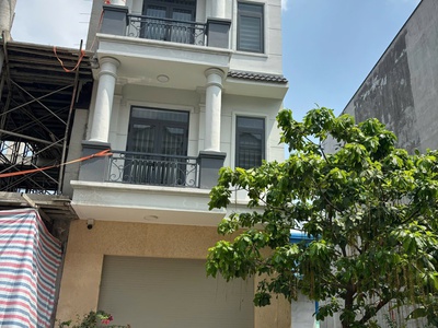 Cần bán nhanh căn nhà 3 tầng có đường hông 4m giá 2 tỷ 250 có bớt lộc 0