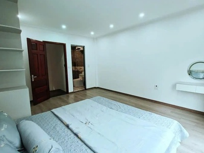 Bán nhà mới- đẹp- ô tô đỗ cổng- full nội thất phố huỳnh tấn phát 35m2 x 5 tầng  8.35 tỷ long biên 3