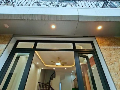 Bán nhà mới- đẹp- ô tô đỗ cổng- full nội thất phố huỳnh tấn phát 35m2 x 5 tầng  8.35 tỷ long biên 0