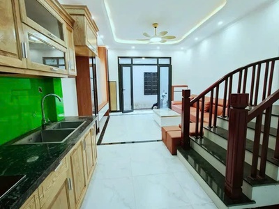 Bán nhà mới- đẹp- ô tô đỗ cổng- full nội thất phố huỳnh tấn phát 35m2 x 5 tầng  8.35 tỷ long biên 1