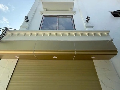 Nhà mới 5 tầng bát khối-long biên  40m2 x  8.5 tỷ. ô tô đỗ cửa-full nội thất. 0