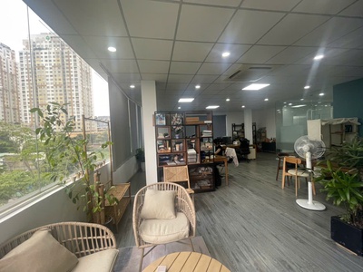 Hiện bên e có mặt bằng cho thuê tại tòa nhà 1