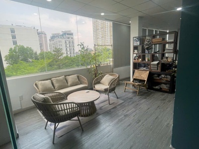 Hiện bên e có mặt bằng cho thuê tại tòa nhà 4