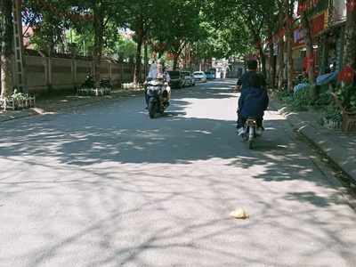 Ô tô tránh . bán đất thị trấn trâu quỳ 61m, hơn 10 tỷ. nở hậu, đầu tư đỉnh 1