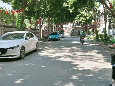 Ô tô tránh . bán đất thị trấn trâu quỳ 61m, hơn 10 tỷ. nở hậu, đầu tư đỉnh 0