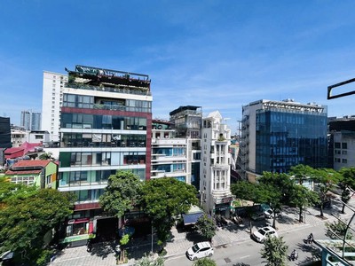 Siêu Đẹp Mặt Tiền 6M Mặt Phố Lạc Long Quân 30.5 Tỷ Vuông A4 Vỉa Hè Rộng Gần Hồ 0