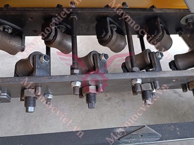 Máy duỗi, cắt sắt 3 pha Turbo GT4-12 giá rẻ 2