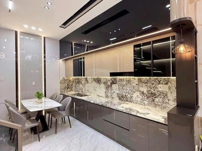 BÁN GẤP NHÀ ĐẸP MỚI XÂY 1 Trệt 2 Lầu Nằm Ngay Tại Trục Đường Lớn 5