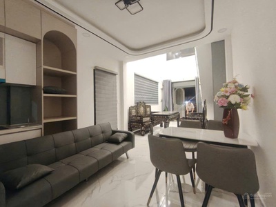 Bán nhà căn góc mặt tiền q.8 sát cầu nguyễn văn cừ giáp q.5, 2 tầng , 4x16m, chỉ có 8.3 tỷ 0