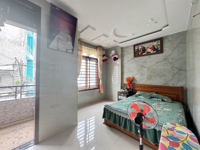 Bán nhà đường số 8, phường linh xuân, thủ đức, tp hcm. dt  50m2, 3 tầng, 3pn, sh, 4.95 tỷ. 3