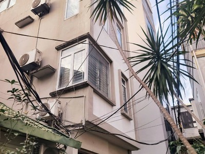 Gần sát hồ tây -ô tô - cách 1 nhà ra phố thụy khuê- hiếm bán-  gần ngã tư văn cao 1