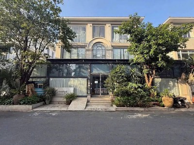 Biệt thự mỹ hào - phú mỹ hưng, quận 7 - sát hồ bán nguyệt - hàng hiếm - giá 110 tỷ 1