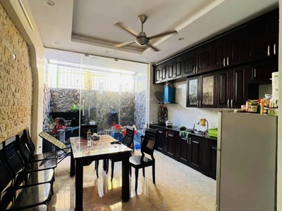 Bán nhà bằng liệt dt38m2 x5t,ngõ thông,rộng,đẹp,giá chỉ 7.38 tỷ,sổ đỏ 3