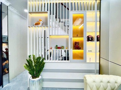 Nhà 3 tầng, xe tải đổ cửa, cạnh phú mỹ hưng, sát mặt tiền, chỉ hơn 5 tỷ 0