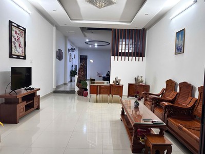 Bán nhà mặt tiền hồ phi tích, hòa xuân 100m2, nhà 2.5 tầng đối diện công viên, giá 8.6 tỷ 0