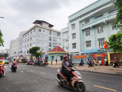 Cho thuê nhà mặt tiền độc lập q.tân phú 72m , 2tầng - 18triệu, gần ngã tư 2