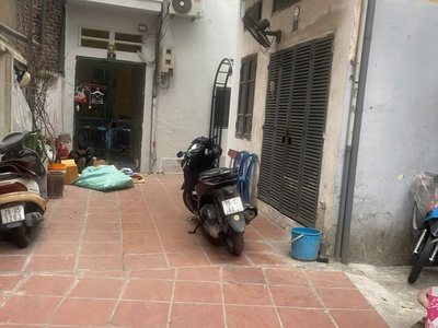 Cho thuê nhà nguyên căn ngõ 593 minh khai  30m2x2 tầng, 2 ngủ, thông sàn, 8 triệu 0
