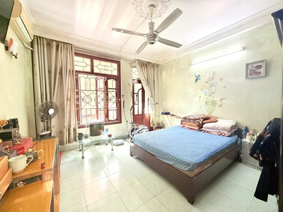 Bán nhà minh khai 40m2. 4 tầng. mặt tiền 4.4m. giá 9.3 tỷ hai bà trưng hà nội 2