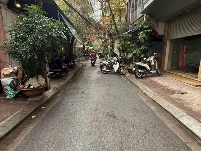 Bán nhà võ văn dũng 30m2.  5 tầng. mặt tiền 3m. giá 18 tỷ đống đa hà nội 2