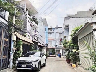 Bán nhà hxh huỳnh tấn phát  hẻm bà cả    nhà bè  50m   3,8   13,5m , nhà mới 3 tầng, 4pn, xe hơi 1