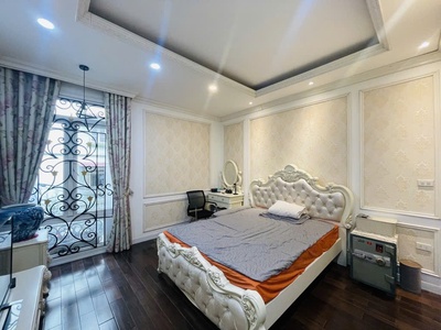 Hiếm, bán nhà lạc long quân, gần hồ tây, ô tô, 78m, chỉ 16 tỷ 1