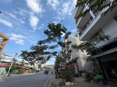 13.608tỷ .trần trọng cung  q.7   8x8m  . mặt tiền đường 14m 2