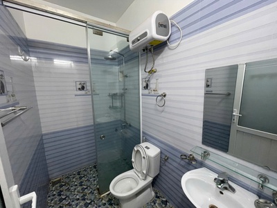 Cho thuê nhà khu phân lô Văn Cao, 4 p.ngủ, DT: 70m2. 1