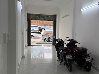 Cho thuê nhà nguyên căn mặt tiền 234b lê hồng phong q.5 nhà mới đẹp kinh doanh 3