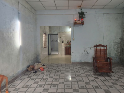 Cho thuê nhà đường ô tô chính hữu nối dài, 130m2, c4, 7 triệu 1