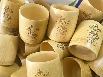 Ly tre khắc laser - món quà mộc mạc mà tinh tế 2