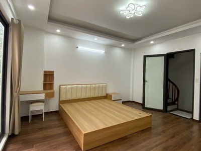  nhà bát khối   long biên 34m    5 tầng   ở ngay   giá tốt 1