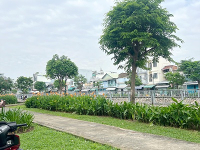 Nhà góc cấp 4 mặt tiền ụ cây p10 q8, giá 5 tỷ 1